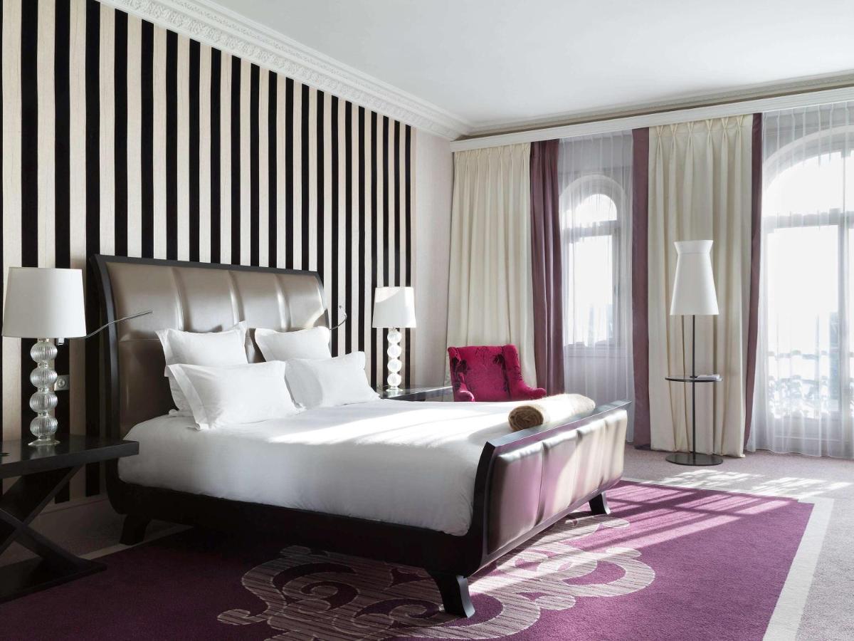 Suite Victoria avec 1 Lit King-Size et Canapé-Lit - Vue sur Jardin